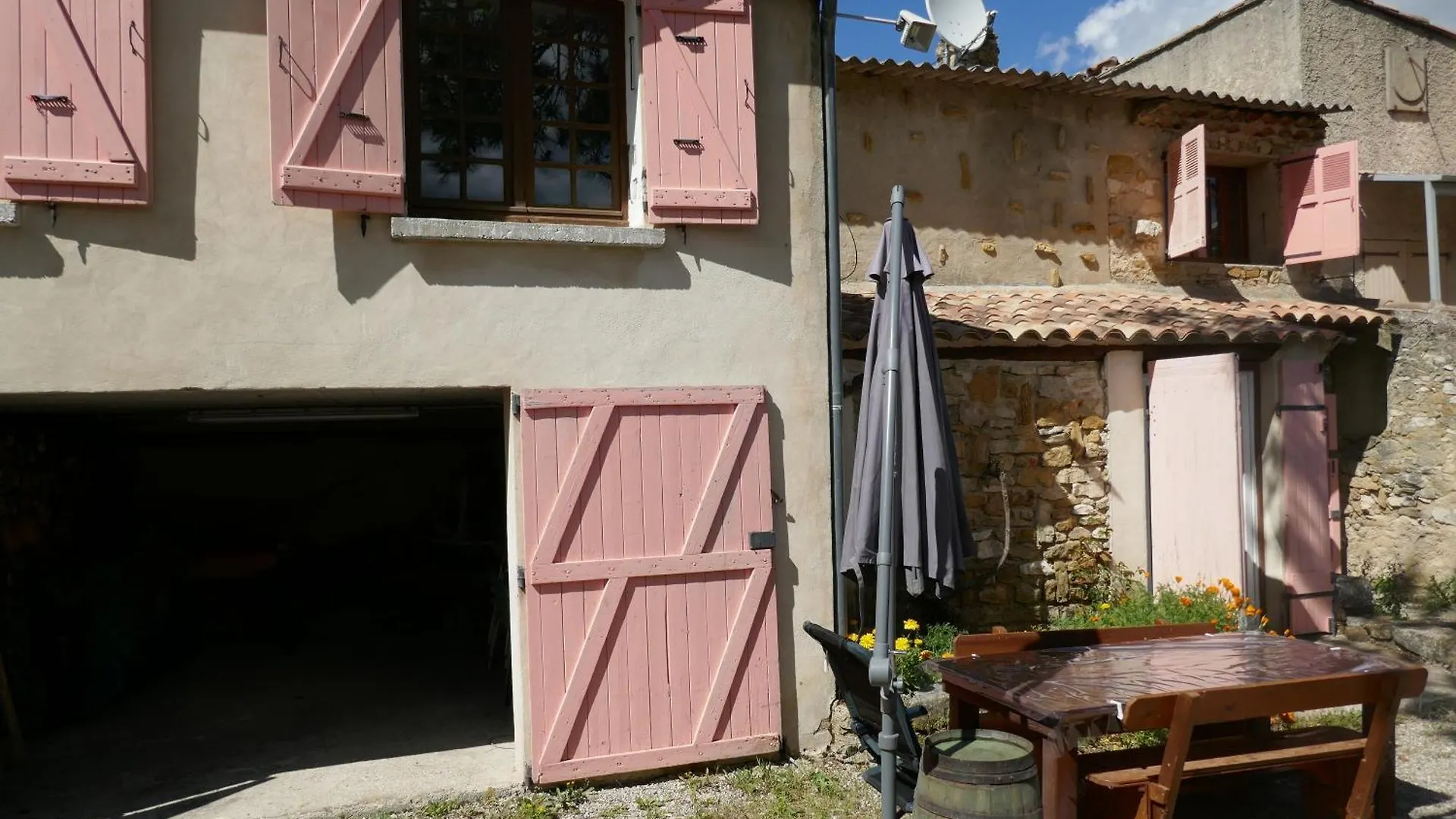 Grand Gite Au Pays Des Lavandes Aurel  France